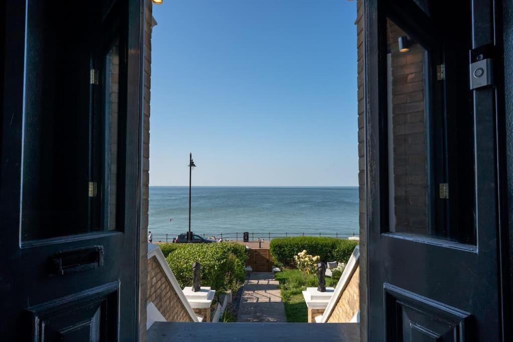 Beachfront Luxury Home With Spectacular Sea Views Herne Bay Exteriér fotografie